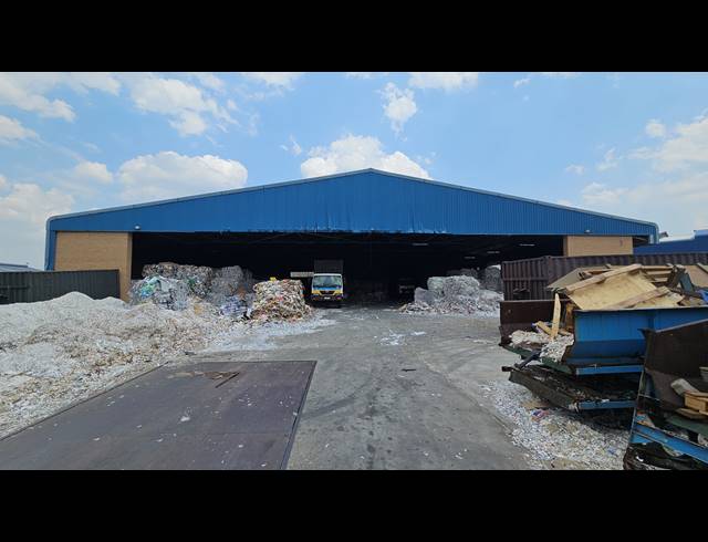 3,100M² WAREHOUSE FOR SALE IN JET PARK